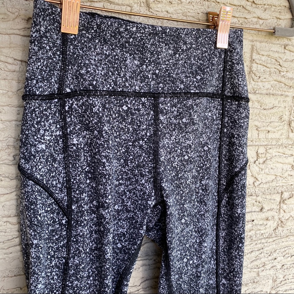 Lululemon In Movement Tight - Picture 6 of 8